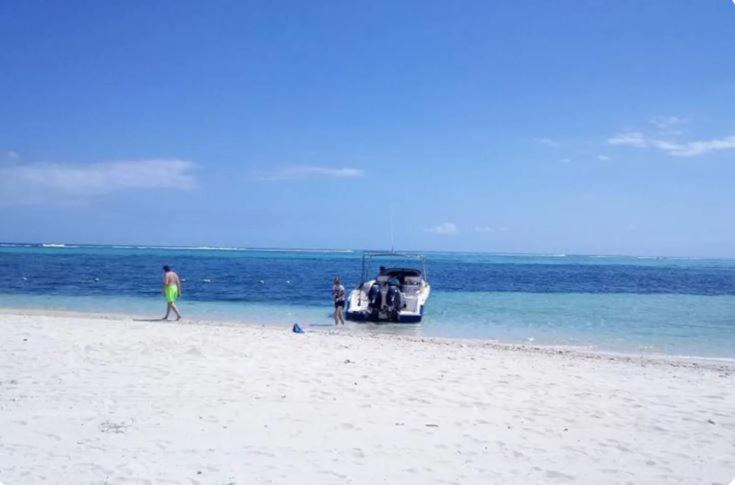 Comfy Home-Tropical Garden & 5 Min Walk To Beach Tamarin Luaran gambar